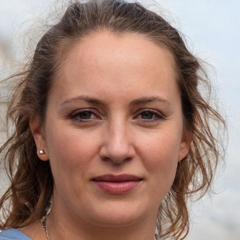 Foto profesi Indira Pertiwi Sari, Spesialis Psikologi Trading